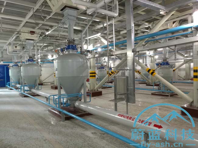 湖南蔚藍環(huán)保-多倉泵下引式輸送系統(tǒng).jpg 湖南蔚藍環(huán)保-多倉泵下引式輸送系統(tǒng).jpg